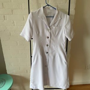 Clinique White Short-Sleeve Coat